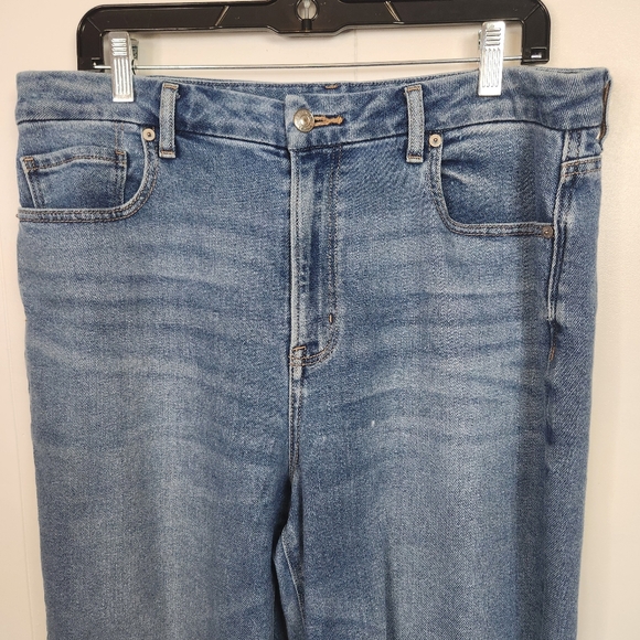 American Eagle Curvy Mom Jeans AEO High Waisted Rise Light Wash Stretch Size 14 - Picture 6 of 13